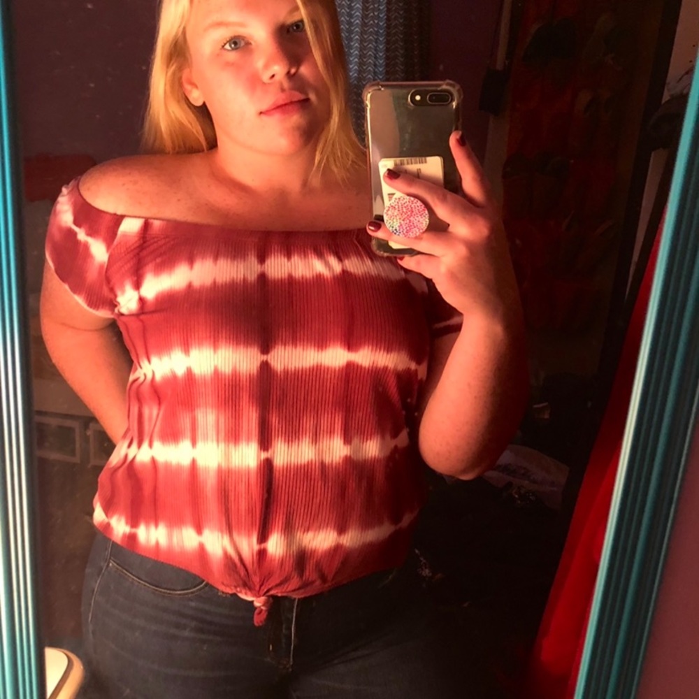 Mid-length off the should top